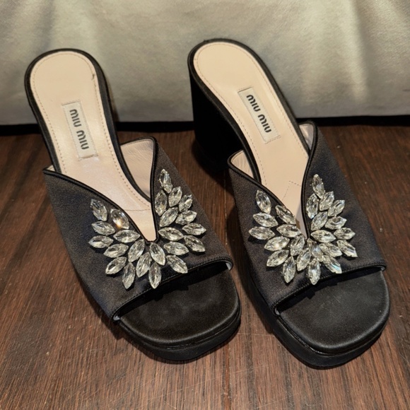 Miu Miu Satin Crystal Embellishments Slides Women's Shoes Size: 6.5 - Picture 1 of 9